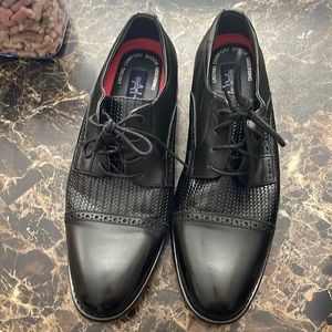 Men’s dress shoes size 10.5 black